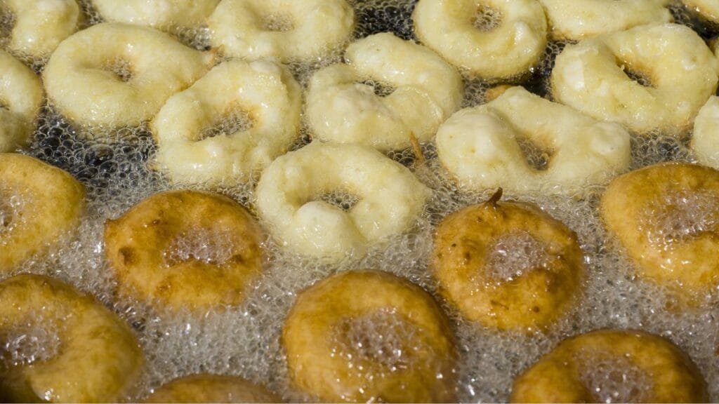 ID <a href="https://www.dreamstime.com/stock-photo-typical-mallorcan-donuts-hot-oil-image67850318">67850318</a> ©
<a href="https://www.dreamstime.com/tugores34_info">Juan Jose Tugores</a> | <a href="https://www.dreamstime.com/">Dreamstime.com</a>