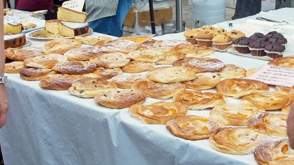 ID <a href="https://www.dreamstime.com/mallorquin-pastries-ensaimadas-sineu-market-mallorca-spain-september-mallorquin-pastries-ensaimadas-sineu-market-image127248333">127248333</a> | <a href="https://www.dreamstime.com/photos-images/mallorca.html">Mallorca</a> ©
<a href="https://www.dreamstime.com/artesiawells_info">Artesiawells</a> | <a href="https://www.dreamstime.com/stock-photos">Dreamstime.com</a>