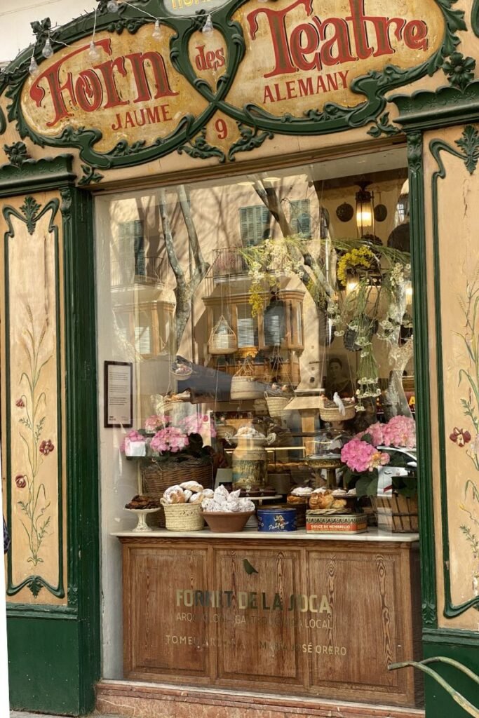 ID <a href="https://www.dreamstime.com/palma-mallorca-spain-march-best-tradicional-bakery-shop-fornet-de-la-soca-historic-centre-palma-de-majorca-spain-tradicional-image278388526">278388526</a> | <a href="https://www.dreamstime.com/photos-images/cake-mallorca.html">Cake Mallorca</a> ©
<a href="https://www.dreamstime.com/tommycahill_info">Tommycahill</a> | <a href="https://www.dreamstime.com/stock-photos">Dreamstime.com</a>