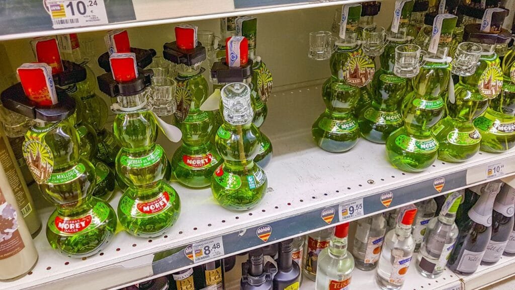 ID <a href="https://www.dreamstime.com/green-hierbas-morey-dulces-liqueur-mallorca-spain-supermarket-image207607911">207607911</a> | <a href="https://www.dreamstime.com/photos-images/mallorca.html">Mallorca</a> ©
<a href="https://www.dreamstime.com/arkadijschell_info">Arkadij Schell</a> | <a href="https://www.dreamstime.com/stock-photos">Dreamstime.com</a>