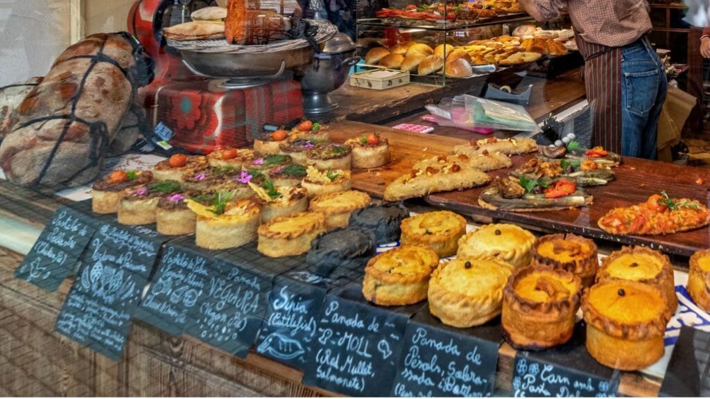 ID <a href="https://www.dreamstime.com/street-reflection-glass-showcase-freshly-baked-pastries-palma-spain-april-traditional-mallorcan-fornet-de-la-soca-image215459486">215459486</a> | <a href="https://www.dreamstime.com/photos-images/mallorca.html">Mallorca</a> ©
<a href="https://www.dreamstime.com/rglinsky_info">Rostislav Glinsky</a> | <a href="https://www.dreamstime.com/stock-photos">Dreamstime.com</a>