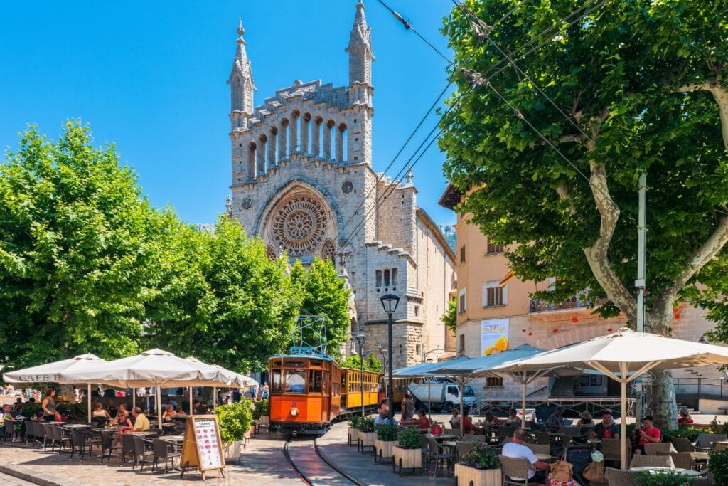 ID <a href="https://www.dreamstime.com/historic-tram-soller-tramway-line-driving-street-mallorca-spain-active-connects-towns-port-de-distance-image106902182">106902182</a> | <a href="https://www.dreamstime.com/photos-images/mallorca.html">Mallorca</a> ©
<a href="https://www.dreamstime.com/allard1_info">Allard1</a> | <a href="https://www.dreamstime.com/stock-photos">Dreamstime.com</a>
